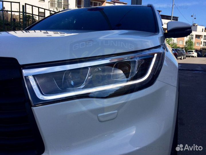 Передние фары Тойота Хайлендер 3 U50