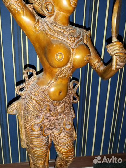 Бронзовая статуя. Индия. Апсара