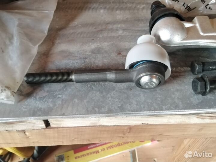 Audi a4 перение рычаги, и рулевой наконечник