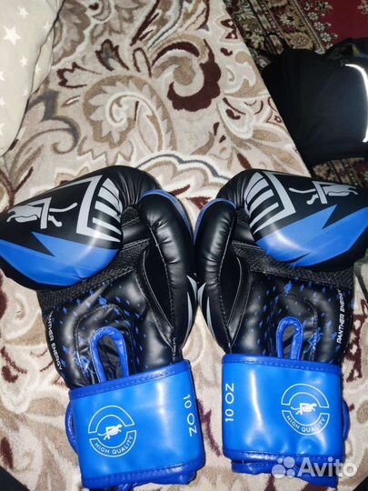 Боксерские перчатки 10 oz