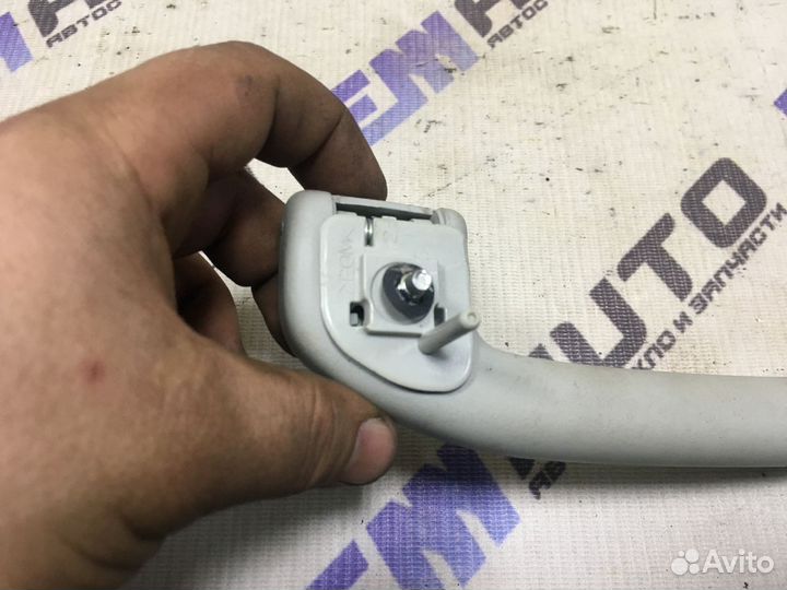 Ручка потолочная Ниссан Альмера G15