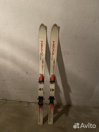 Горные лыжи и ботинки