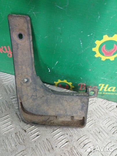 Брызговик передний правый Hyundai Solaris 2017