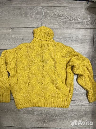 Свитер женский