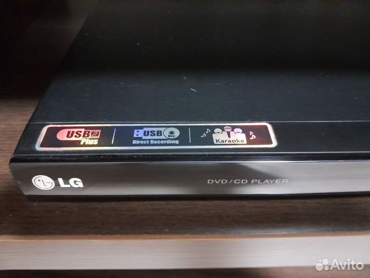 DVD-плеер LG DVX-497K с караоке