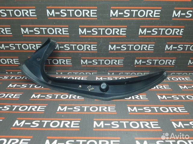 Водосток багажника задний левый Mercedes-Benz