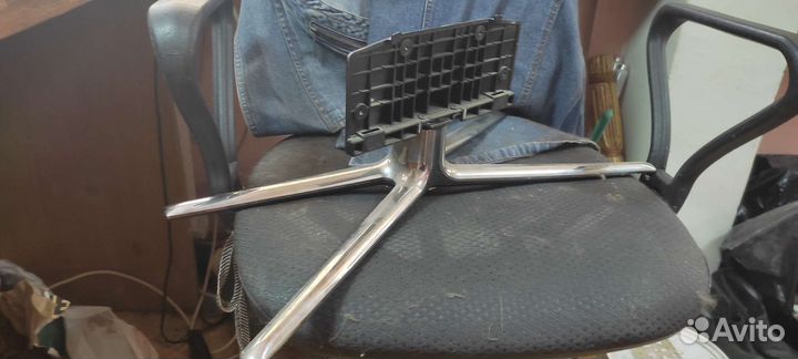 Подставки для телевизоров разные