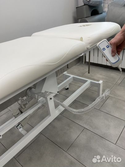 Массажная кушетка с электроприводом