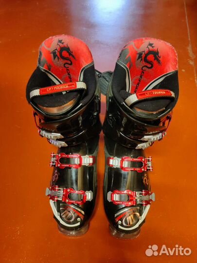 Горные лыжи и ботинки