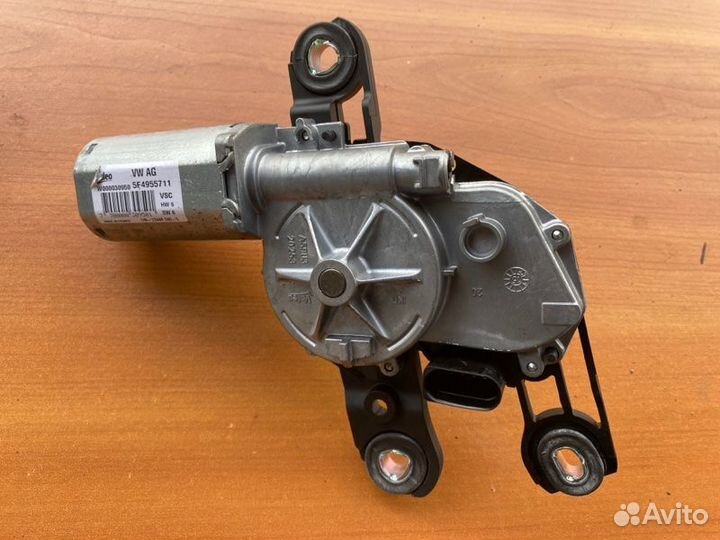 Моторчик заднего дворника задний Skoda Octavia A7