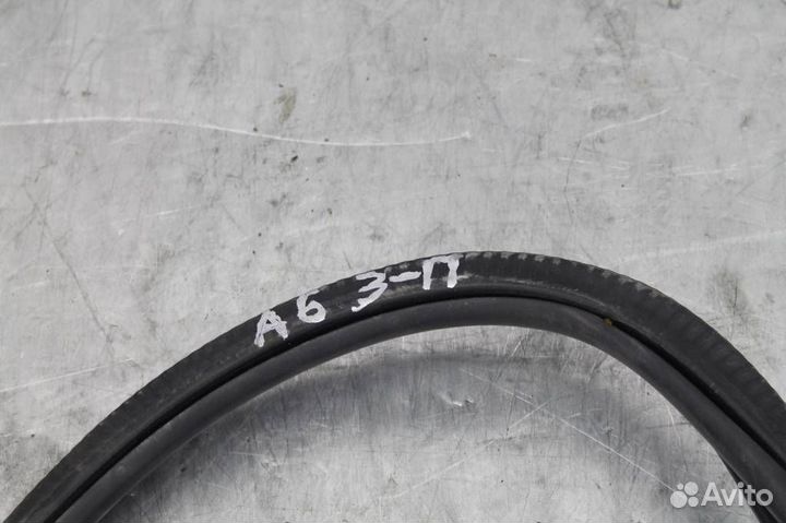 Уплотнитель кузова задней правой двери Audi A6(C