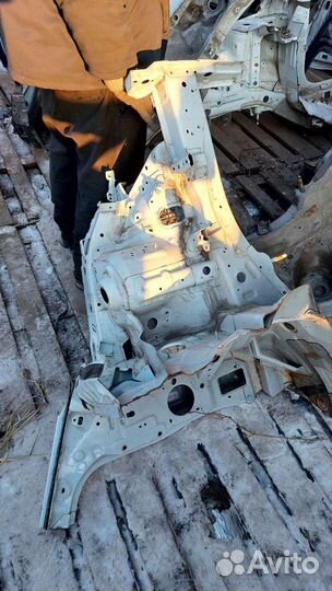 Четверть передняя левая. Kia Rio 3.2011-2017г