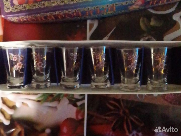Подарочный набор для сервировки стола.Стопки