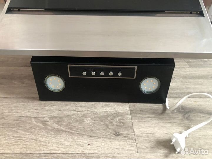 Вытяжка для кухни Maunfeld