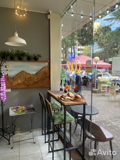 Продам действующее кафе в центре Сочи