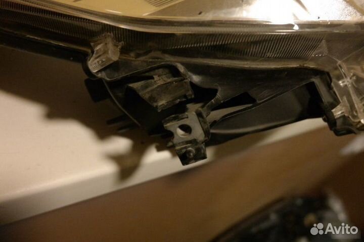 Фара правая Subaru Outback B14