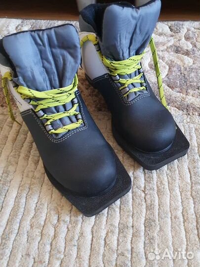 Лыжные ботинки