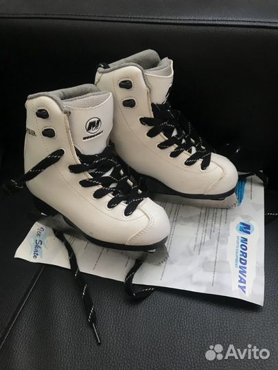 Коньки фигурные детские 28 размера