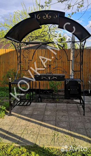 Мангал с крышей