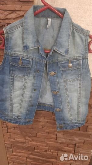 Жилетка и 2 кофты для мальчика размер 116