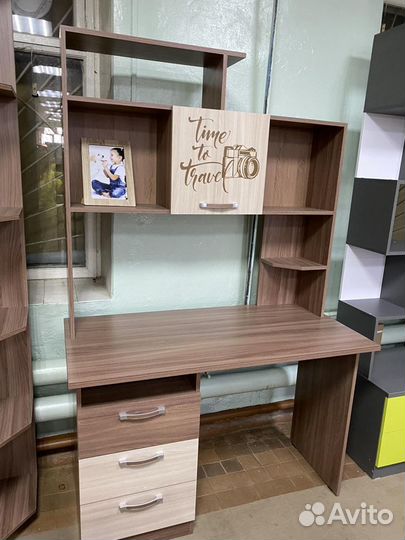 Стол письменный вояж детский