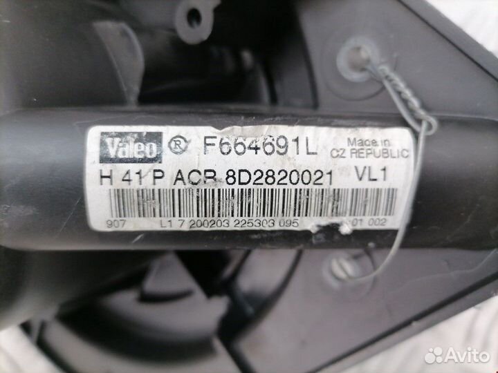 Моторчик печки Skoda Superb 2003 8D2820021