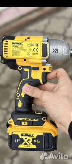 Гайковерт dewalt