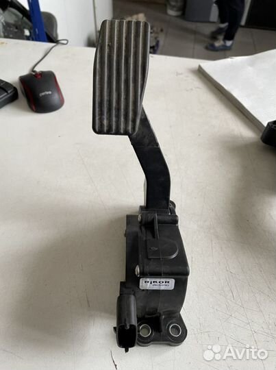 Педаль газа LADA Granta с 2011 года