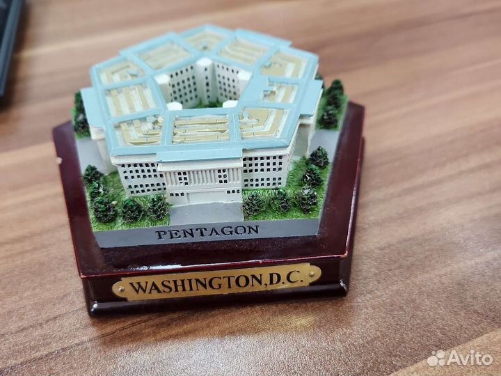 Настольное украшение. Сувенир