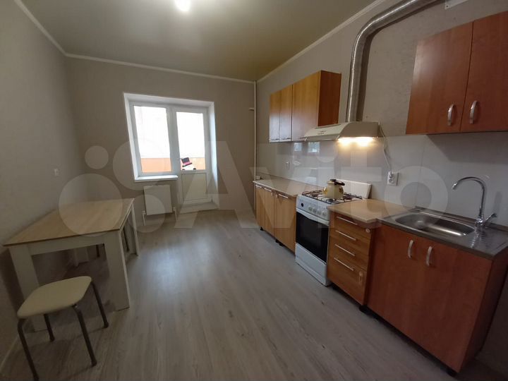 2-к. квартира, 65 м², 2/10 эт.