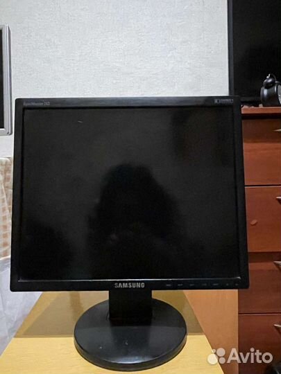 Монитор Samsung