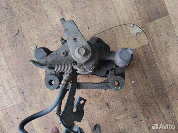 Суппорт задний левый Renault Master 3 со скобой