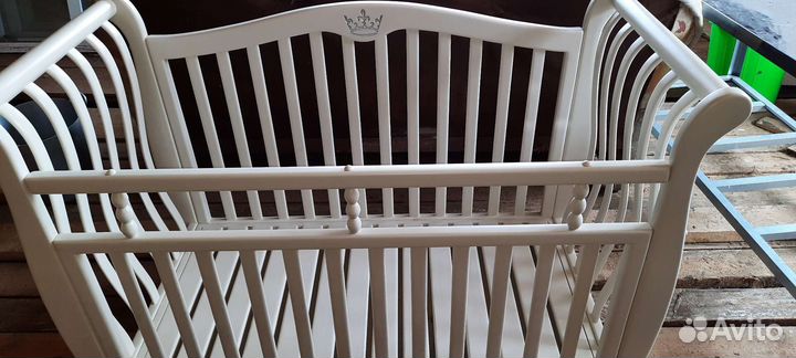 Красивейший комплект кроватки с комодом