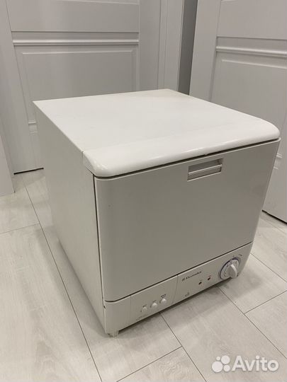 Посудомоечная машина Electrolux