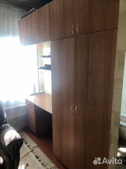 Продаётся шифоньер, стол, полки, антресоли