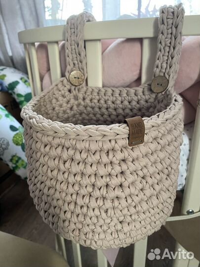 Подвесная корзинка на кроватку