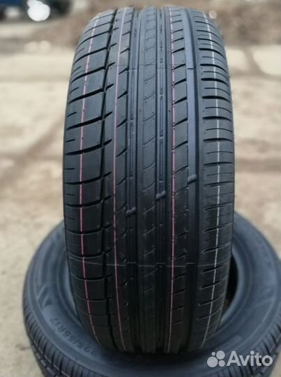 Triangle Sports TH201 245/40 R17