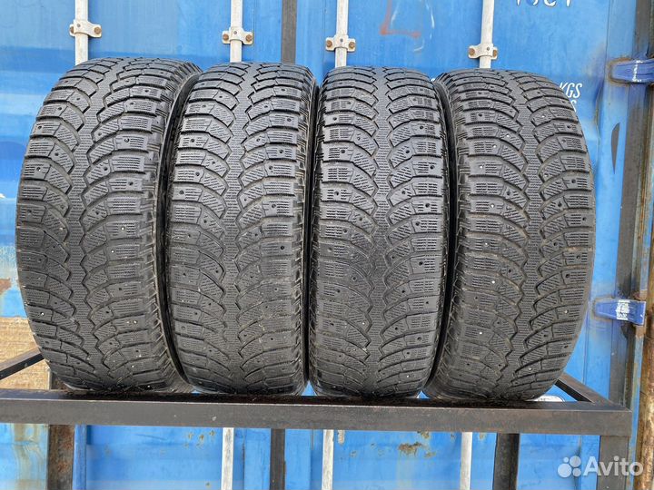 Bridgestone Blizzak Spike-01 245/65 R17