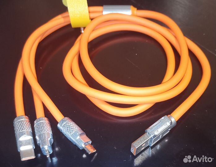 Кабели зарядки и синхронизации, возможна доставка