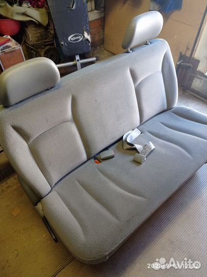 Сиденья третий ряд dodge caravan4