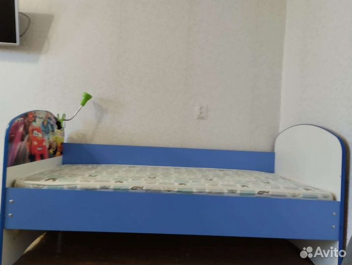 Детская кровать с матрасом