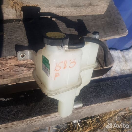 Расширитильный бачок радиатора