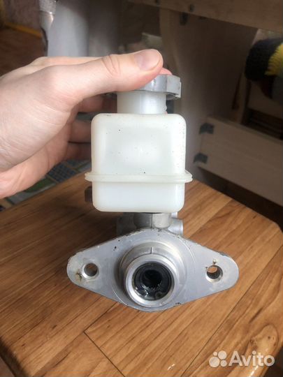 Главный тормозной цилиндр на accent