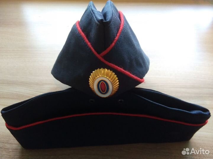 Пилотка с кокардой