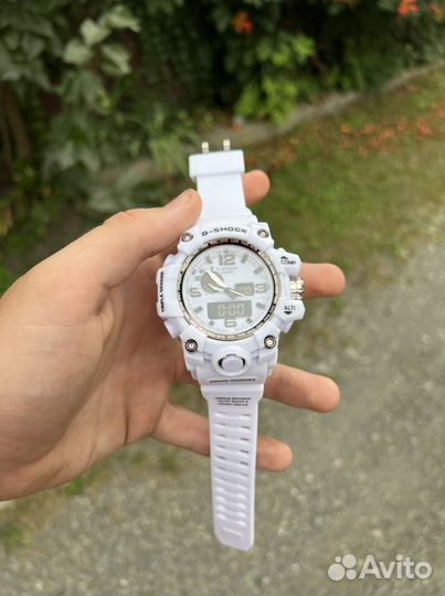 Часы g-shock Белые