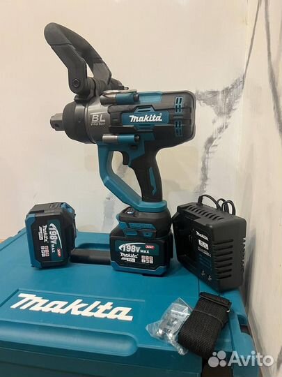 Аккумуляторный грузовой гайковерт Makita 3000 нм