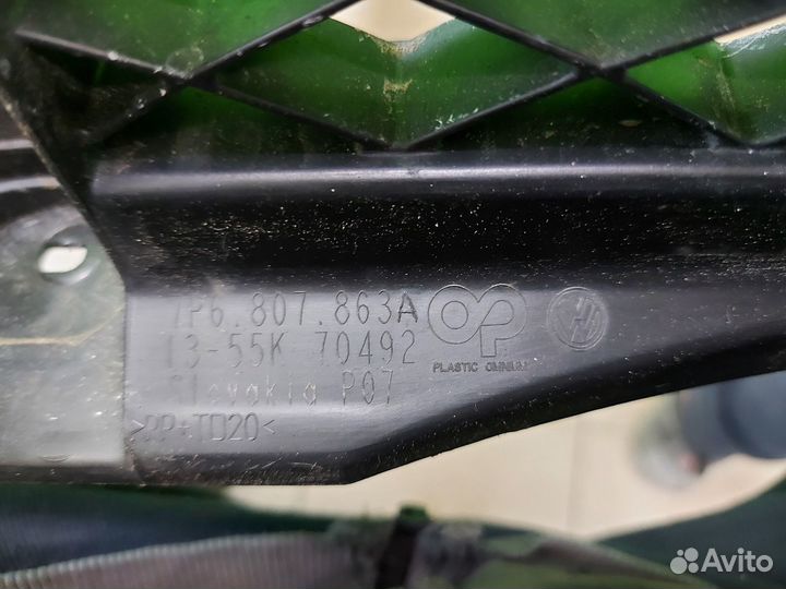 Кронштейн заднего бампера Volkswagen Touareg FL