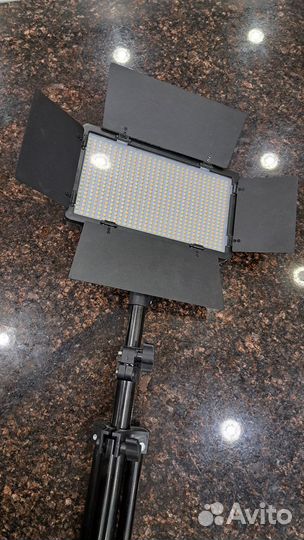 Видео свет LED 600 для съёмки