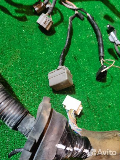 Фишки (разъемы) электропроводки двигателя Mazda
