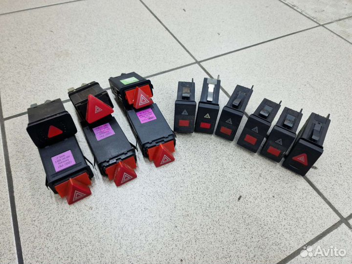 Кнопка аварийной сигнализации Audi / Volkswagen